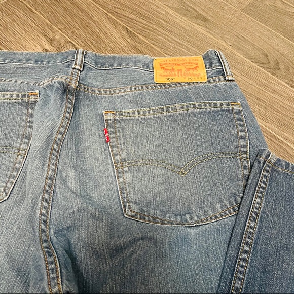 Men 505 Levi’s Jean. - Picture 2 of 7
